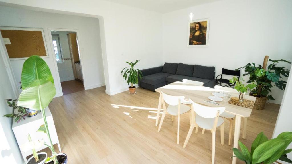 Rentalsevilla Casa Viva Triana Esterno foto